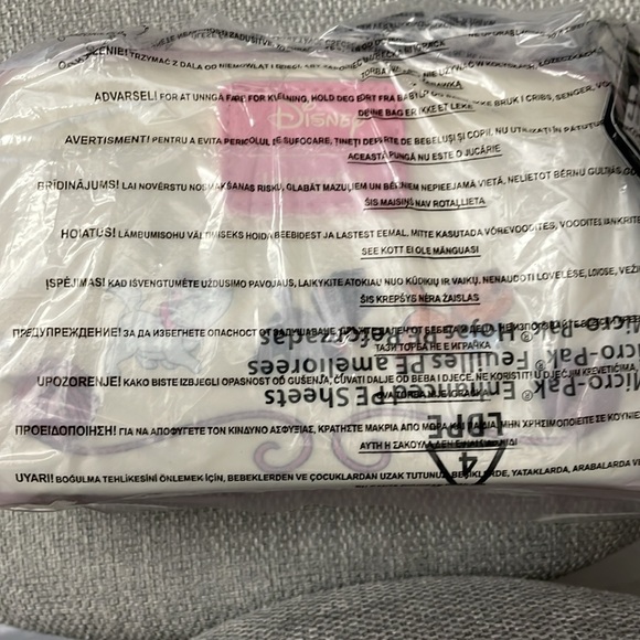 24HR DROP ⬇️ Disney Aristocats Cosmetic Bag